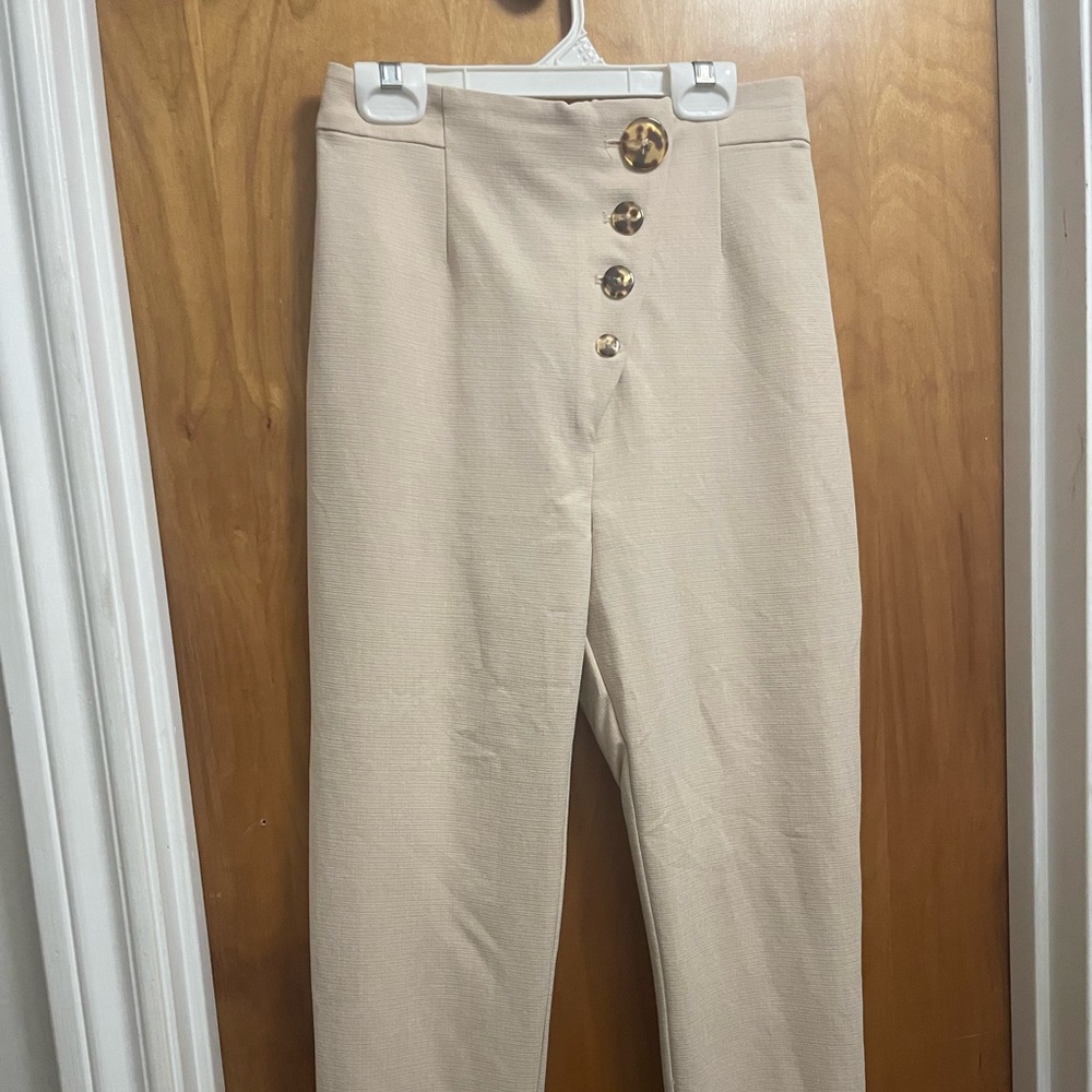 Finders Keepers Tia Pant in champagne – no longer available online